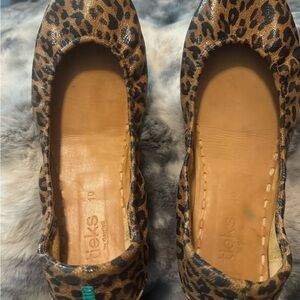 Leopard Tieks Size 10